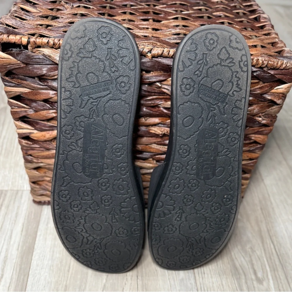 Alegria by PG Lite Womens Black Leather Slide Sandals Silver Medallion Buttons